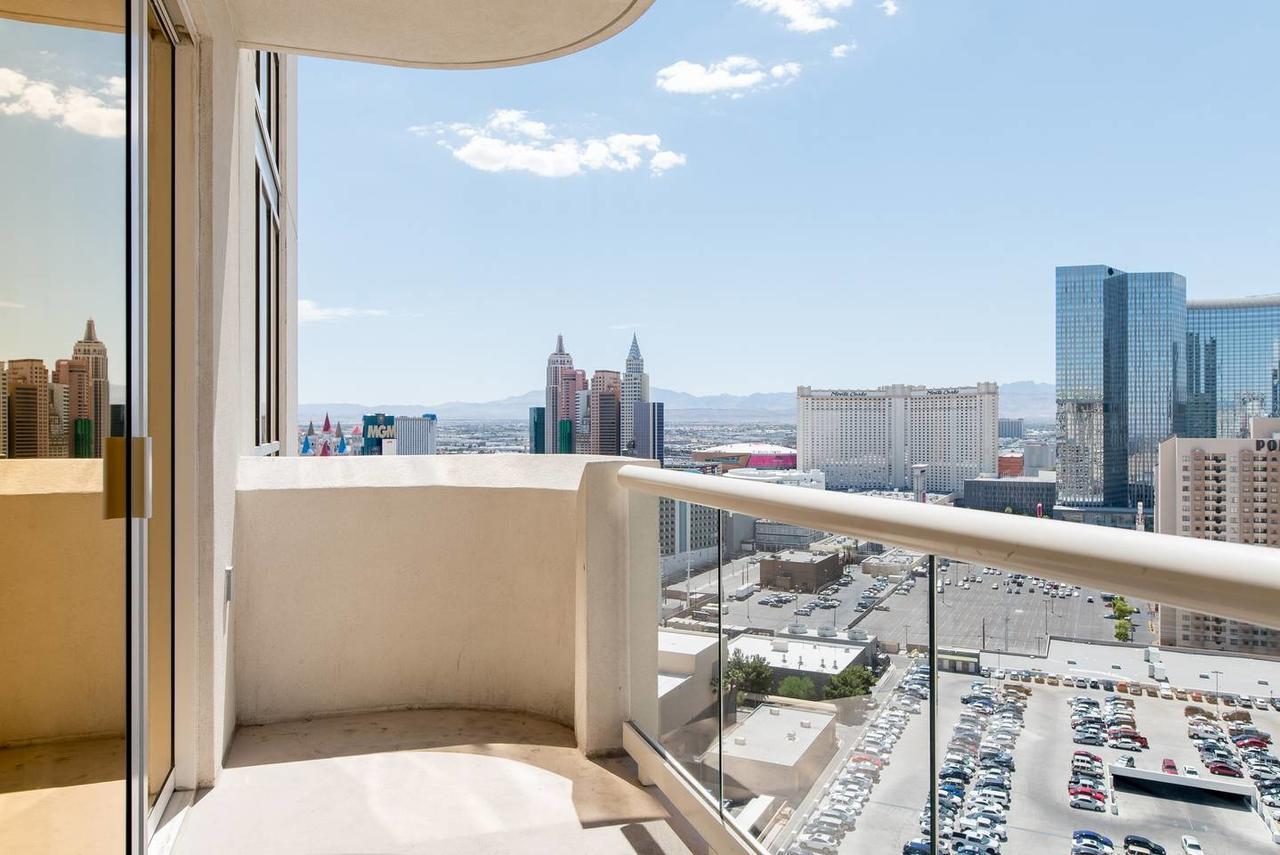 True 1Br Balcony Suite With Strip View At Mgm Signature Лас Вегас Екстериор снимка